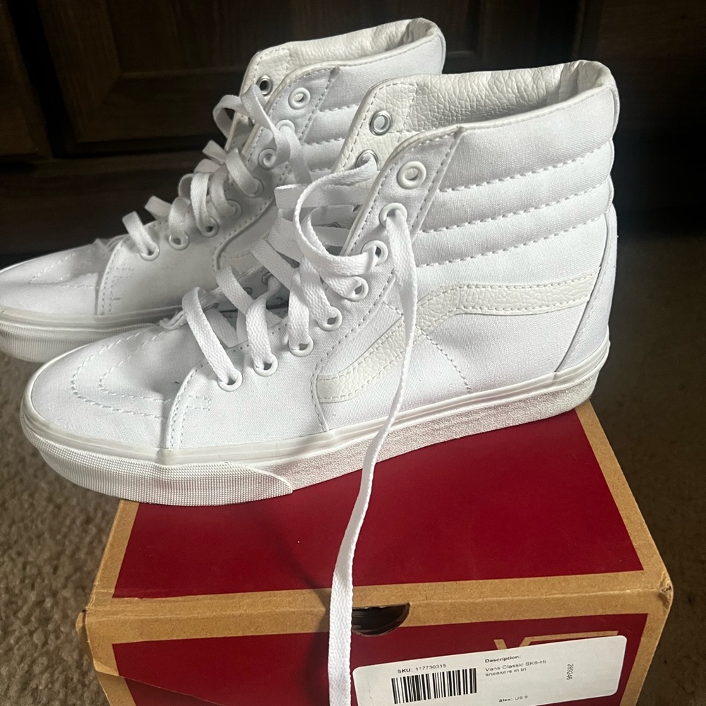 White Vans Classic Sneakers High